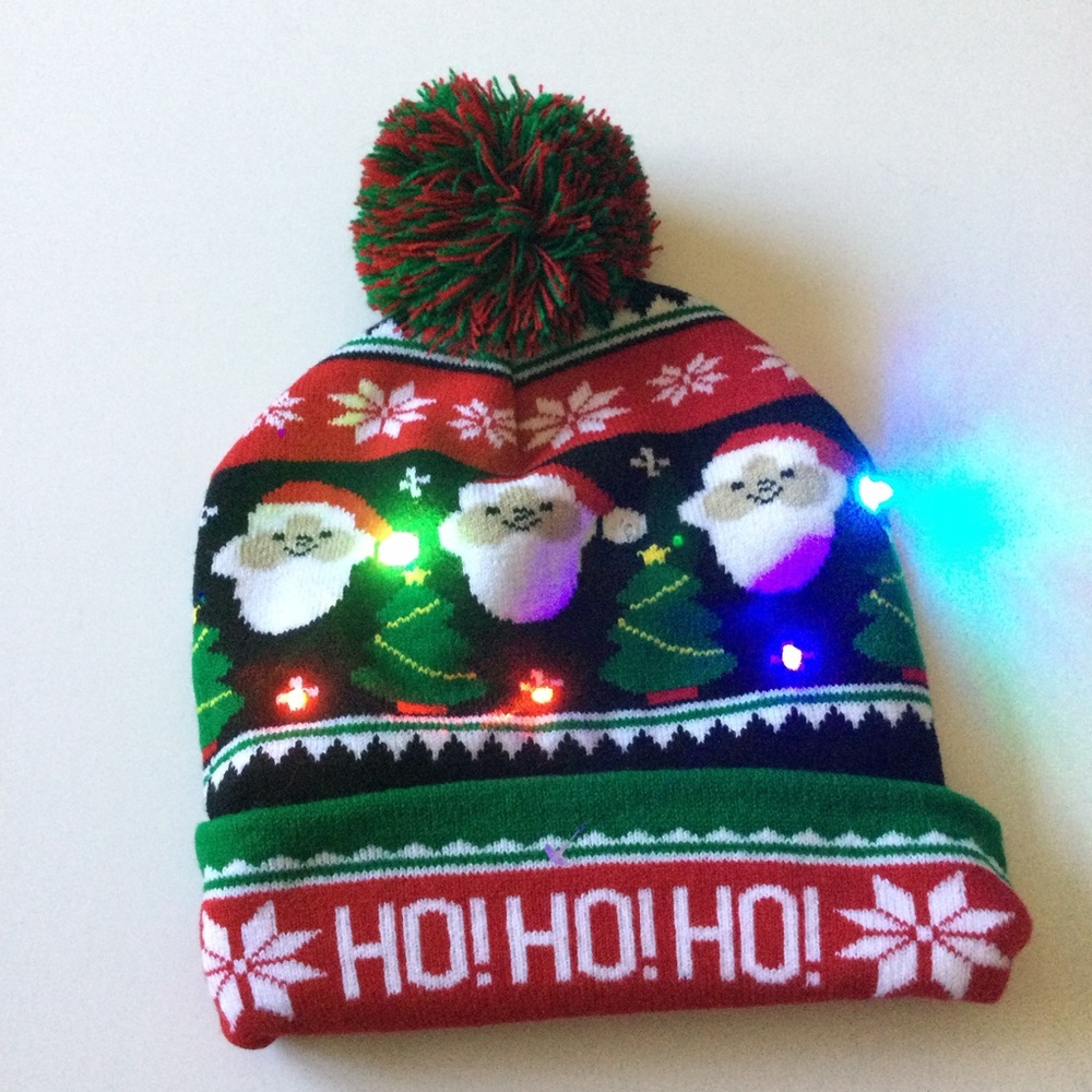 DAVID AND YOUNG CHRISTMAS SANTA BEANIE BATTERY OPERATED TWINKLING LIGHTS OS NWOT